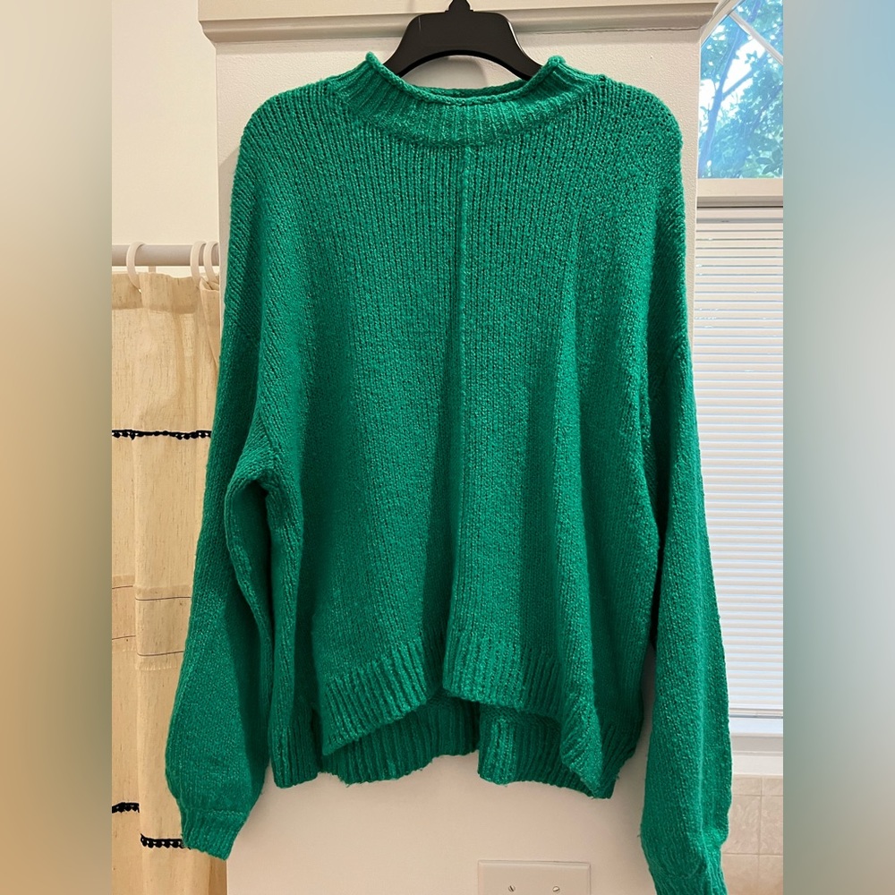 Super cute green oversized sweater!